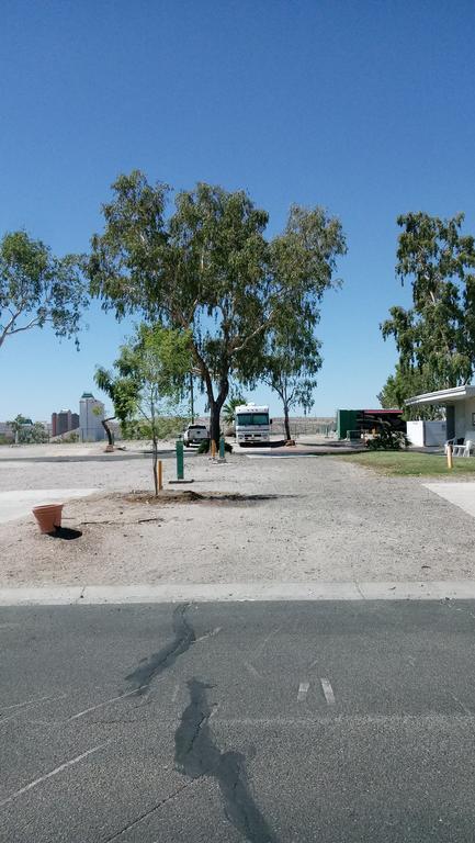 Rv Park - Riverside Resort Лафлин Екстериор снимка